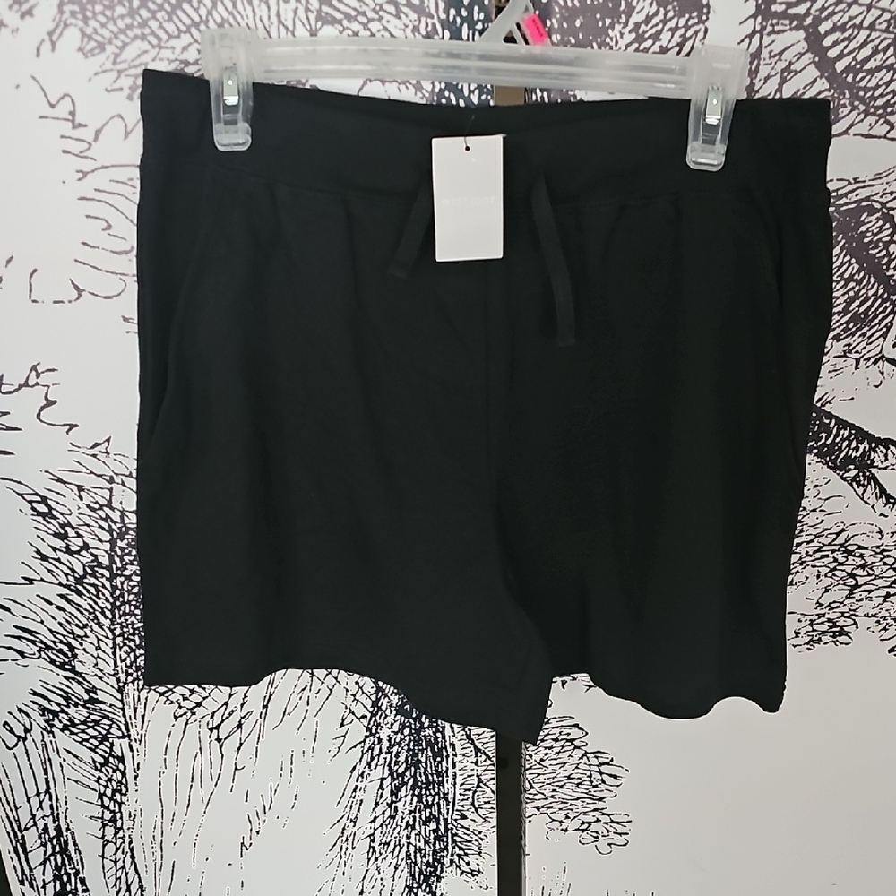 Black Athletic Shorts with Smooth Fabric and Clean Design